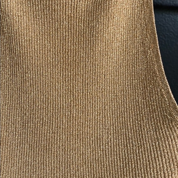 *SOLD* MANGO Sleeveless gold turtleneck - Picture 3 of 7